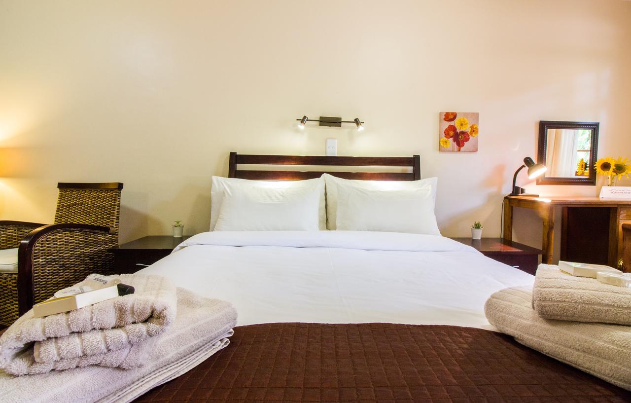 Rosenview Guest House สเตลเลนบอช ภายนอก รูปภาพ